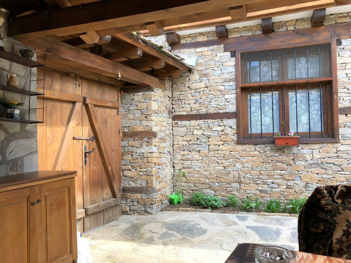 Тодорината Къща Hotel Leshten Bagian luar foto