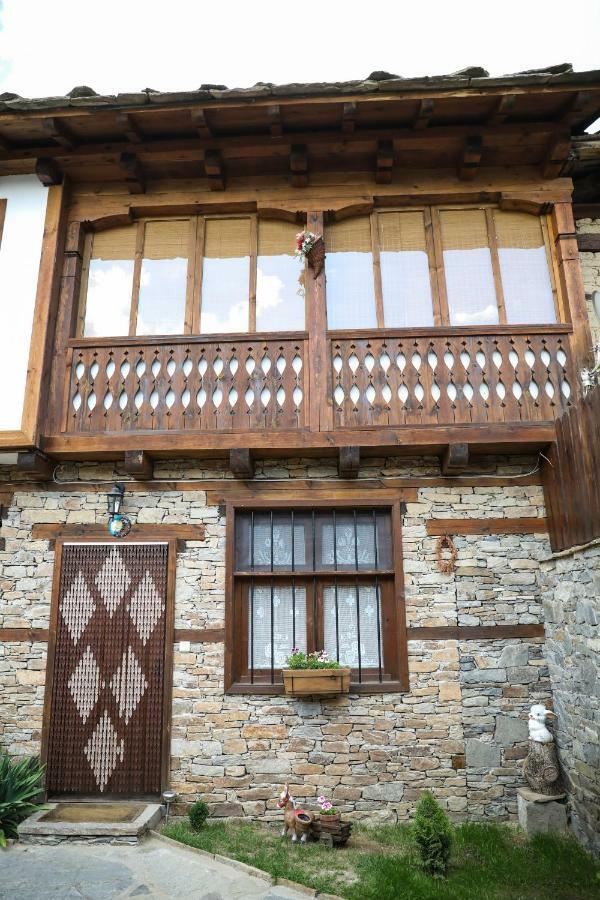 Тодорината Къща Hotel Leshten Bagian luar foto