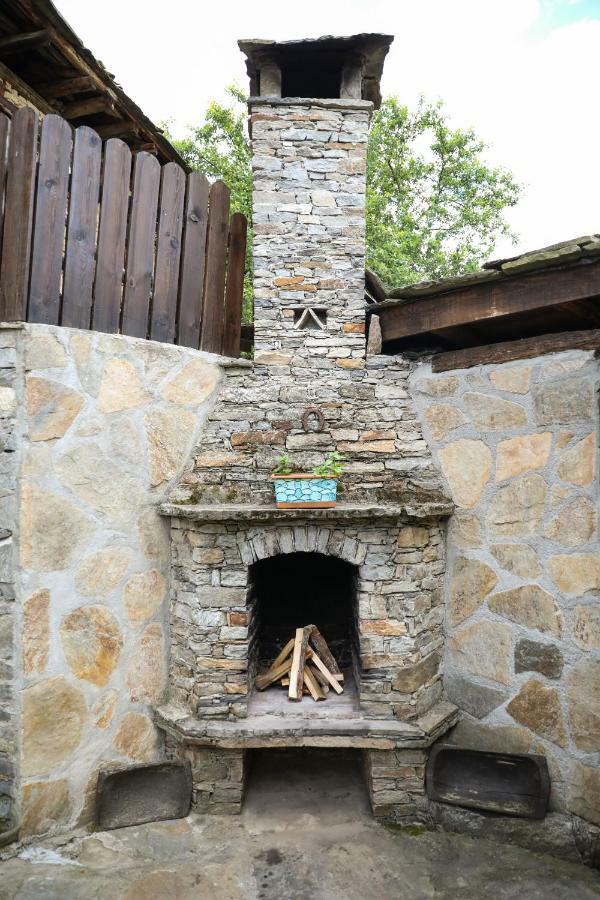 Тодорината Къща Hotel Leshten Bagian luar foto