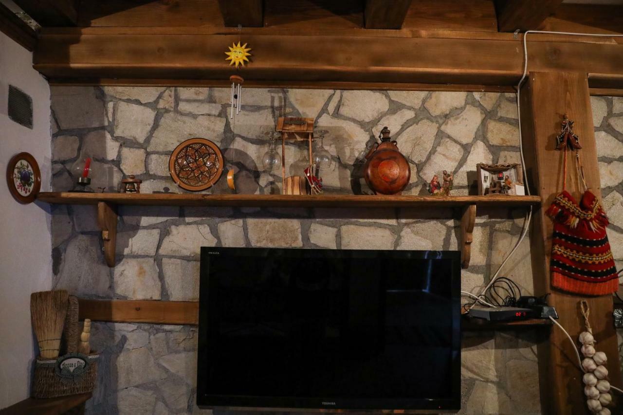 Тодорината Къща Hotel Leshten Bagian luar foto
