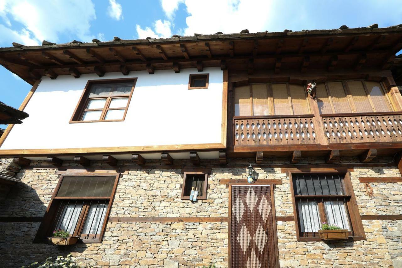 Тодорината Къща Hotel Leshten Bagian luar foto