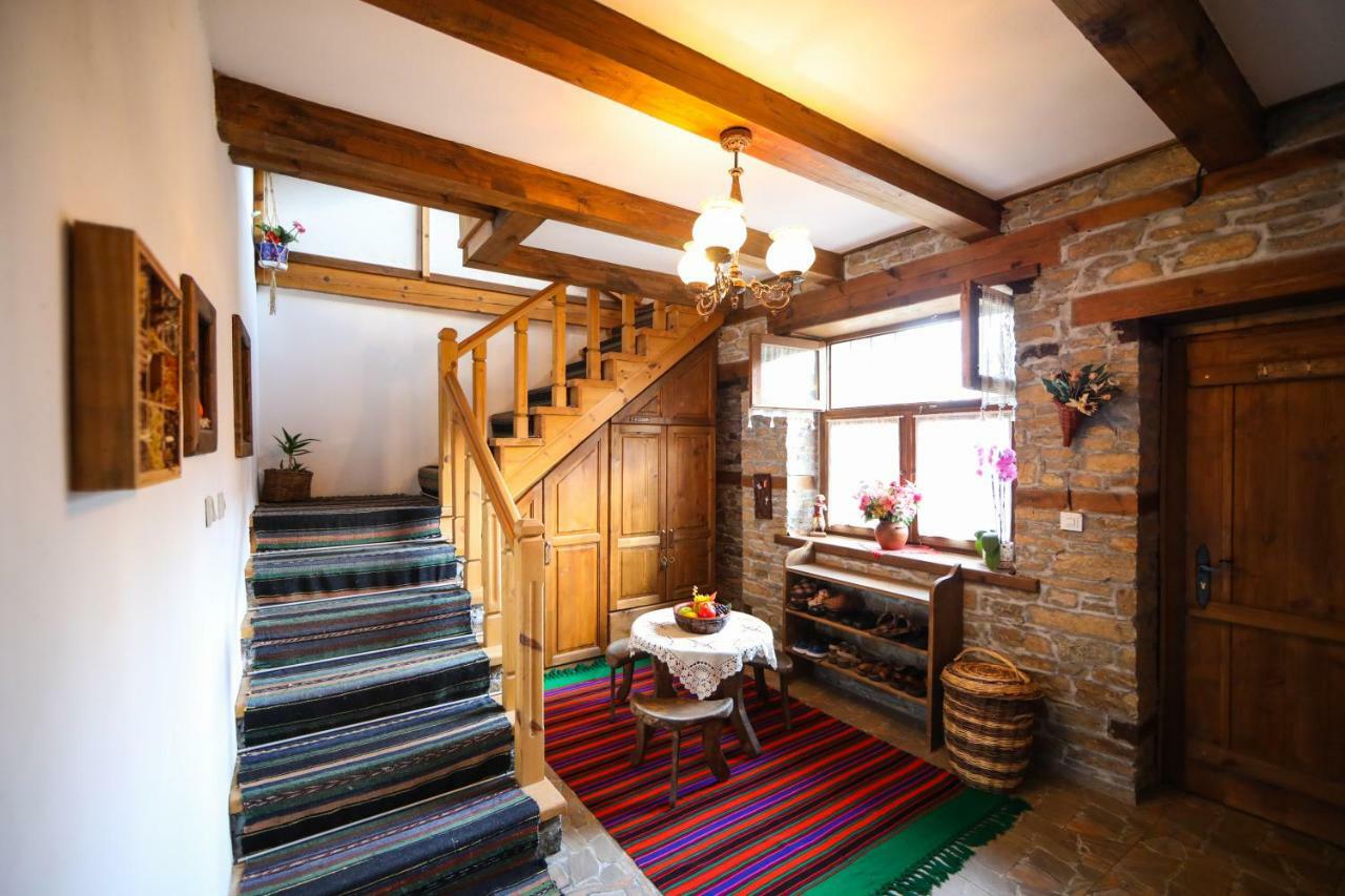 Тодорината Къща Hotel Leshten Bagian luar foto