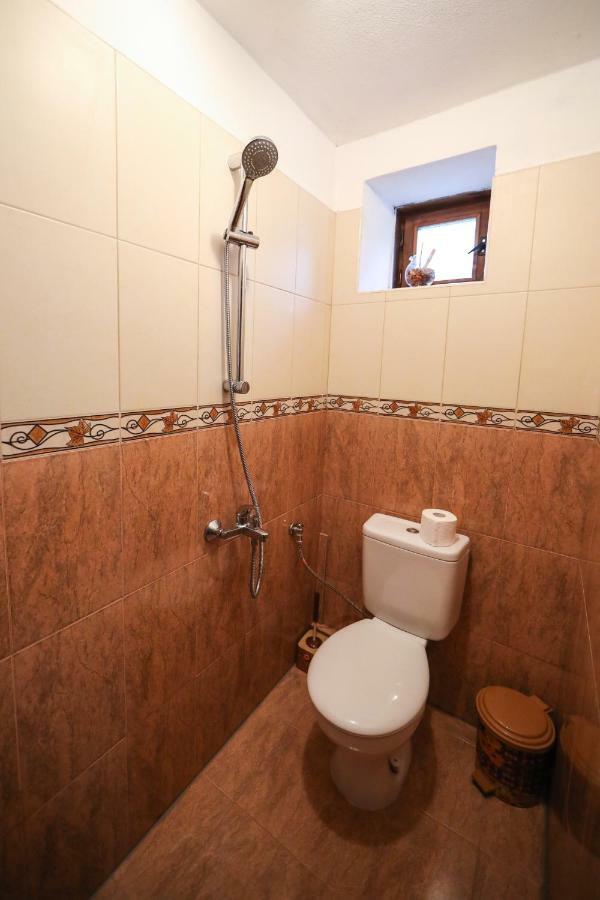 Тодорината Къща Hotel Leshten Bagian luar foto