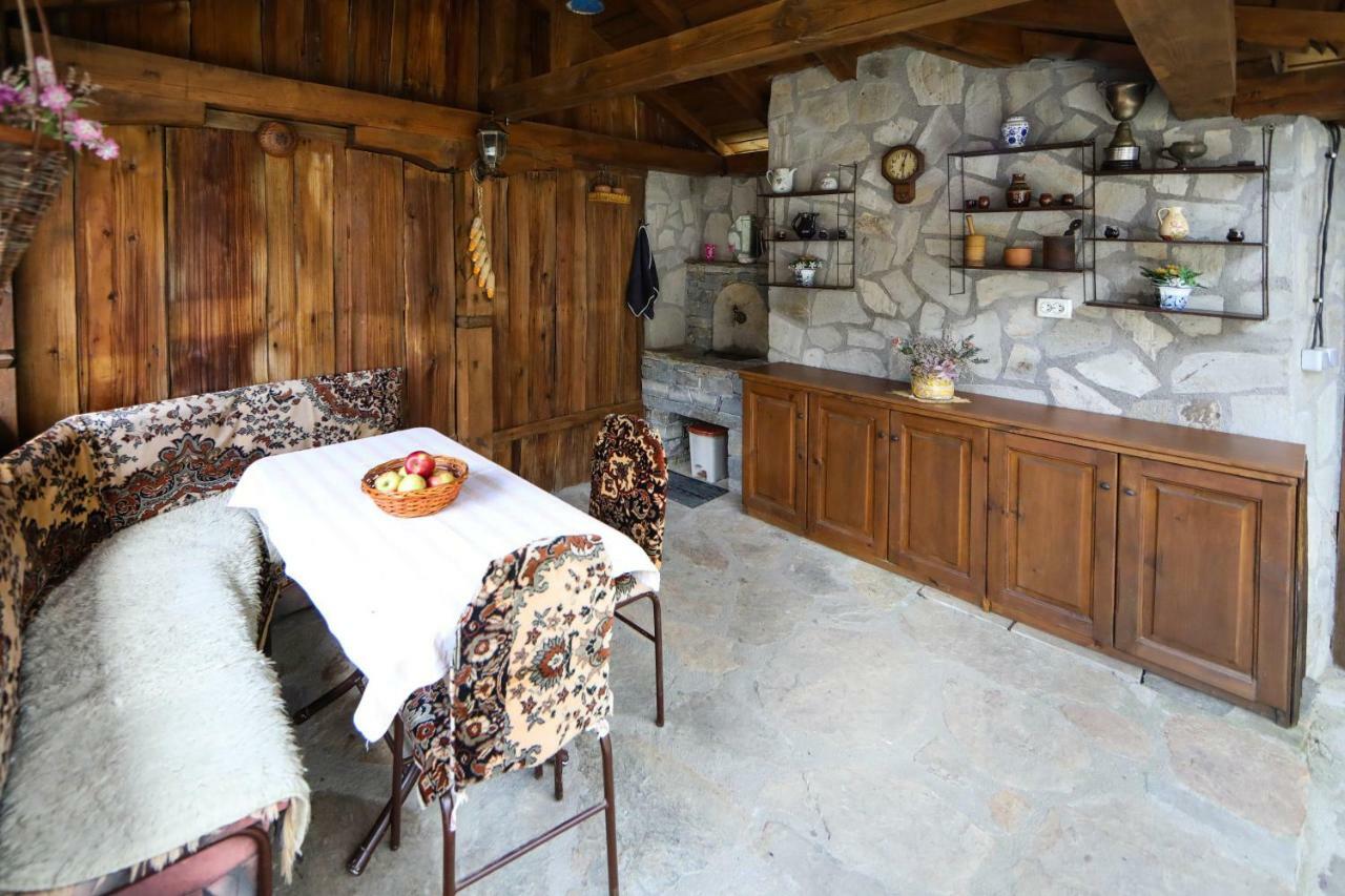 Тодорината Къща Hotel Leshten Bagian luar foto