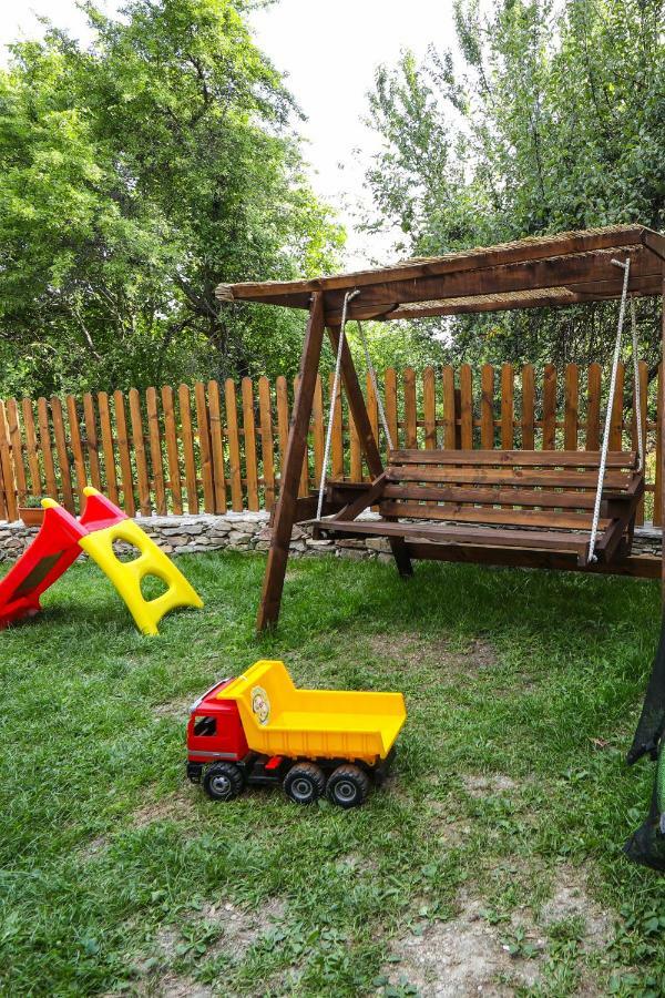 Тодорината Къща Hotel Leshten Bagian luar foto