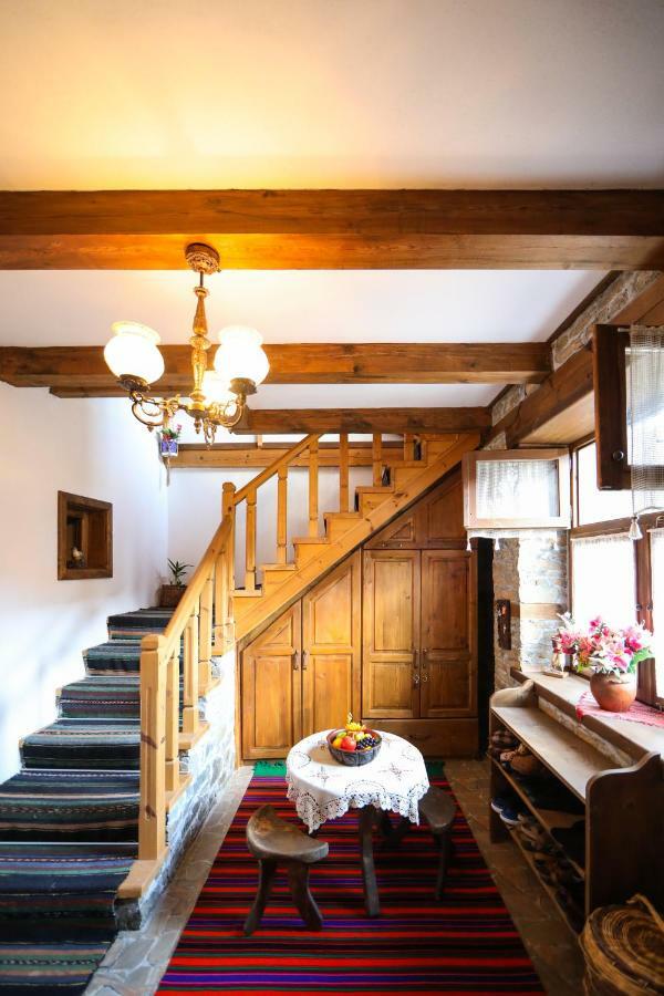 Тодорината Къща Hotel Leshten Bagian luar foto