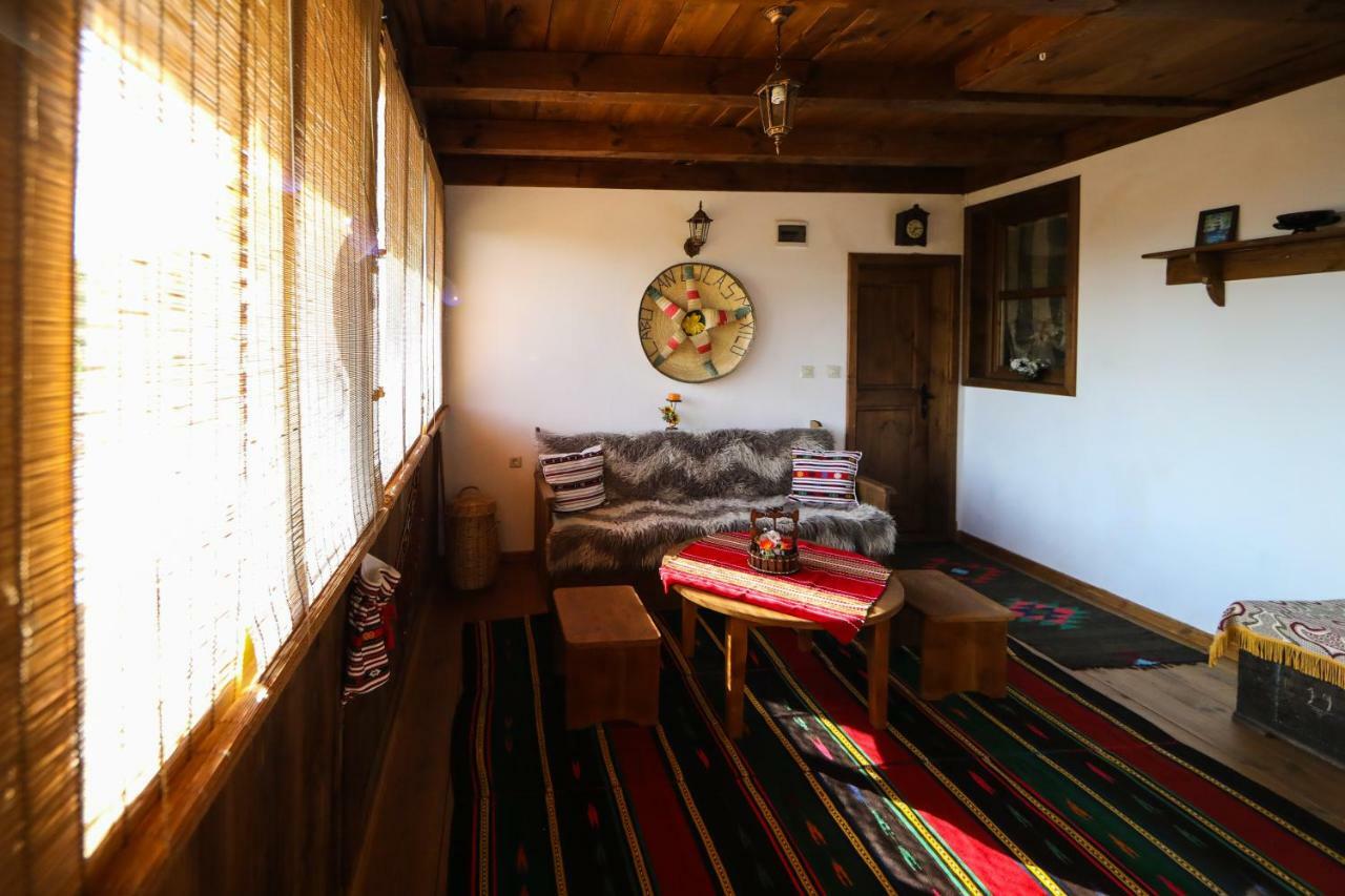 Тодорината Къща Hotel Leshten Bagian luar foto
