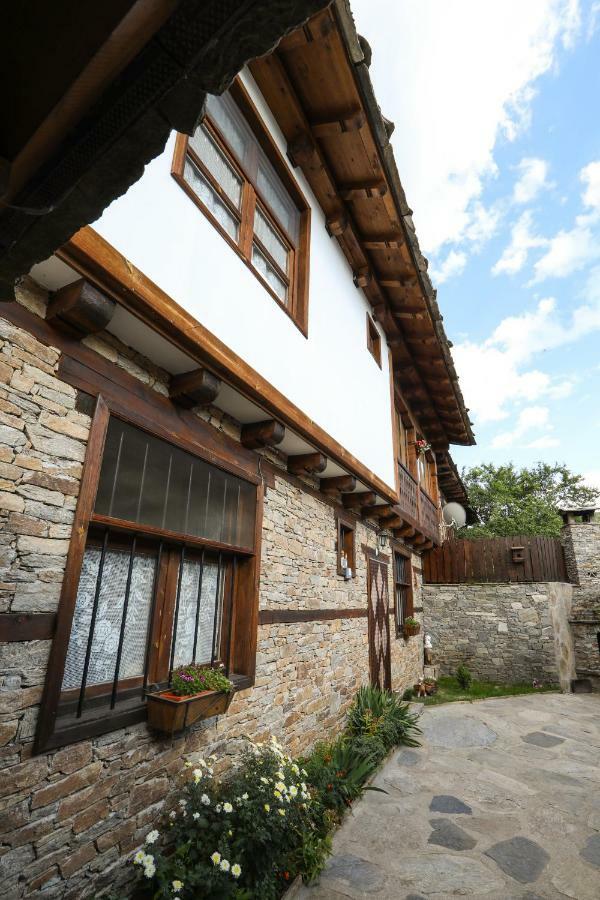 Тодорината Къща Hotel Leshten Bagian luar foto