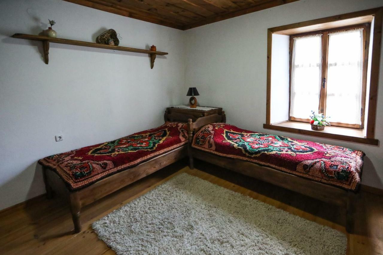 Тодорината Къща Hotel Leshten Bagian luar foto