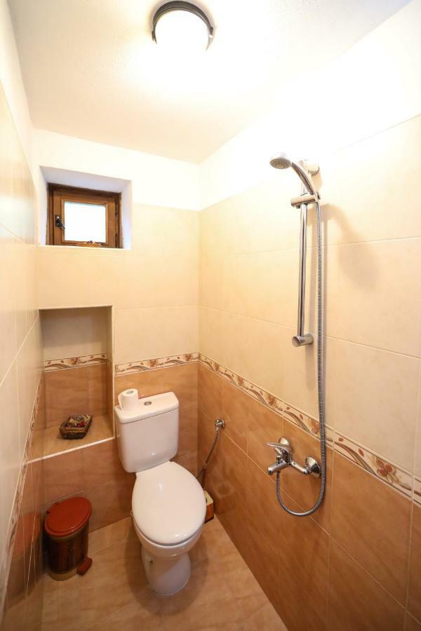 Тодорината Къща Hotel Leshten Bagian luar foto