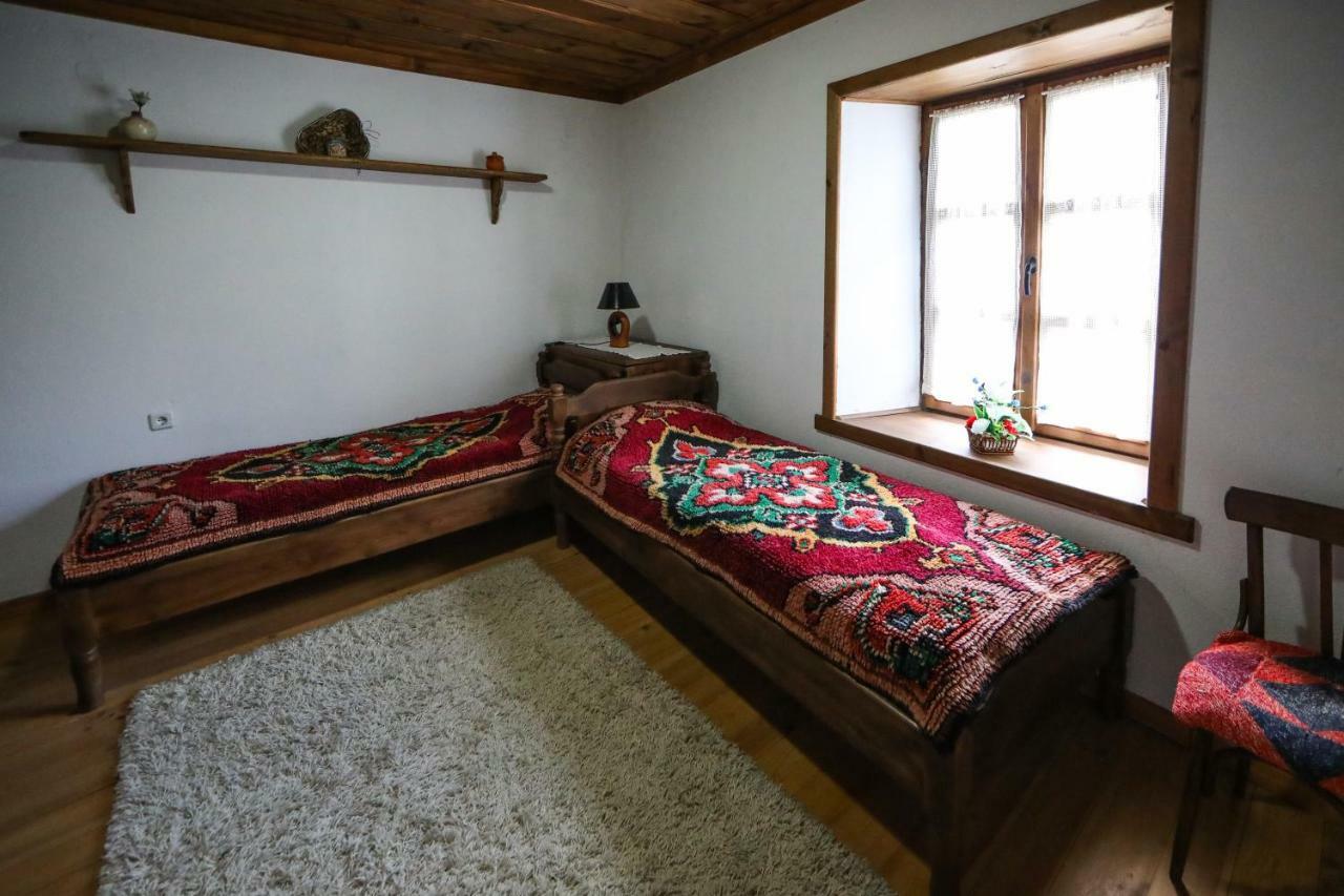 Тодорината Къща Hotel Leshten Bagian luar foto